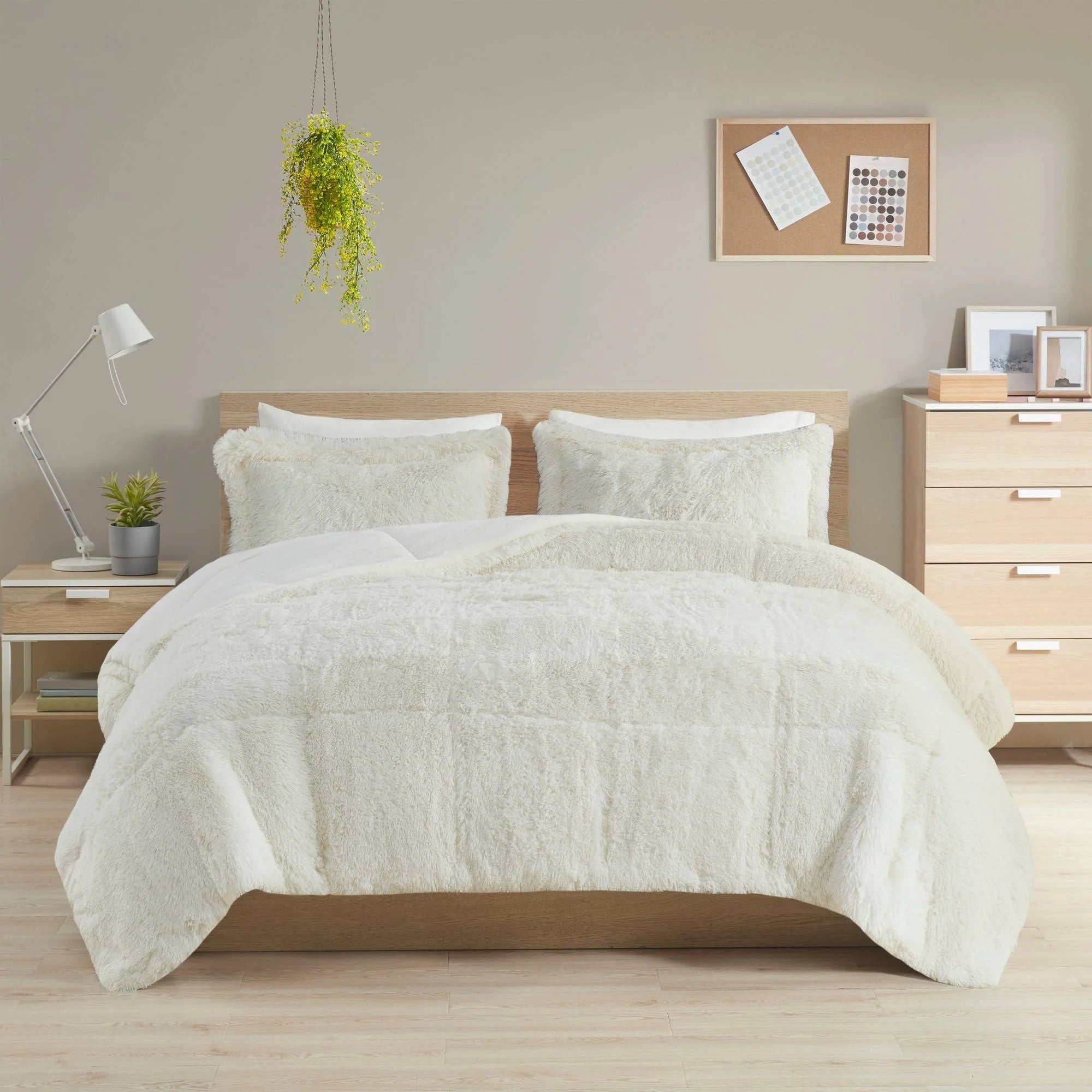 Intelligent Design - Malea Shaggy Faux Fur Comforter Set - Ivory - Twin/Twin XL
