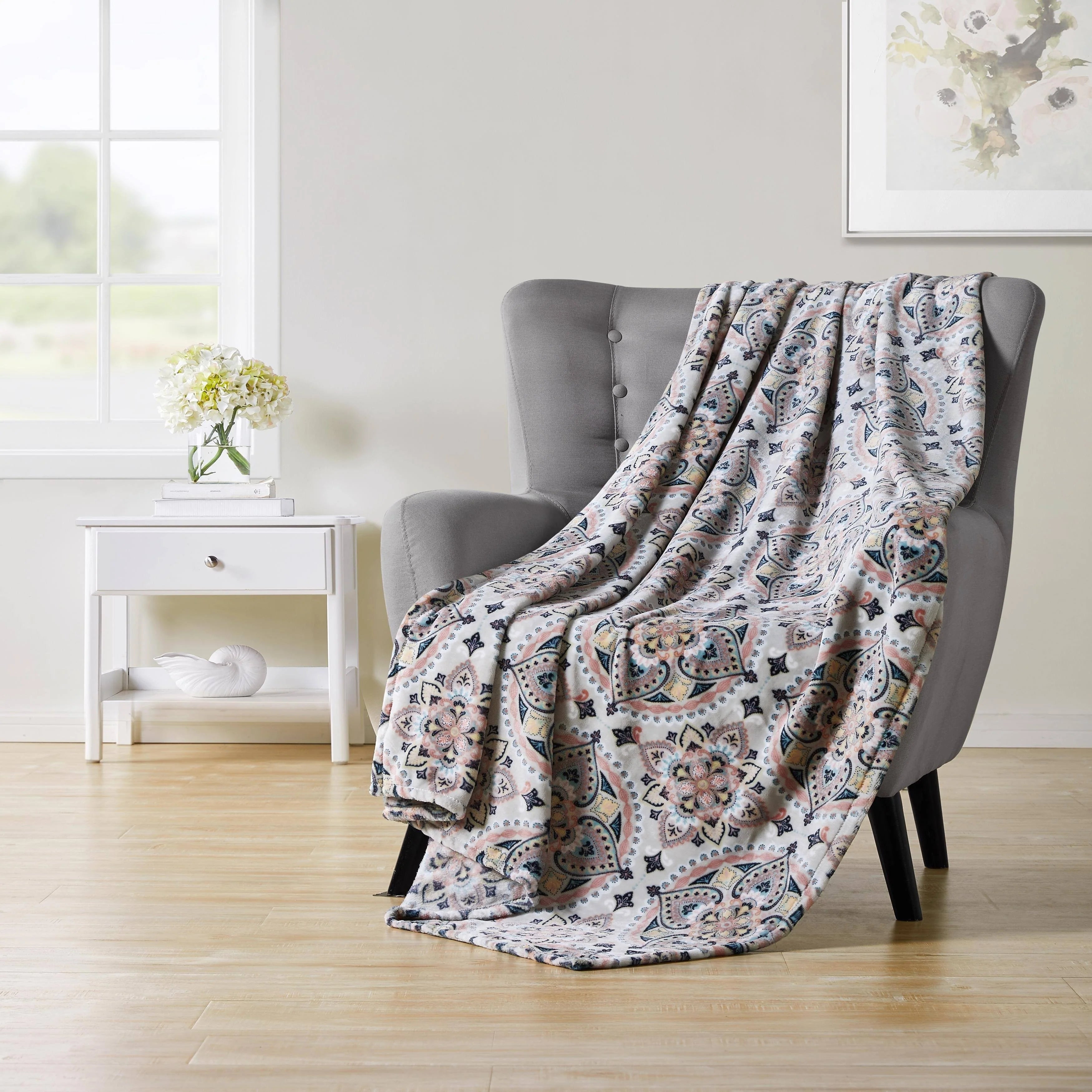 Vcny Home Shaden Medallion Plush Throw Blanket