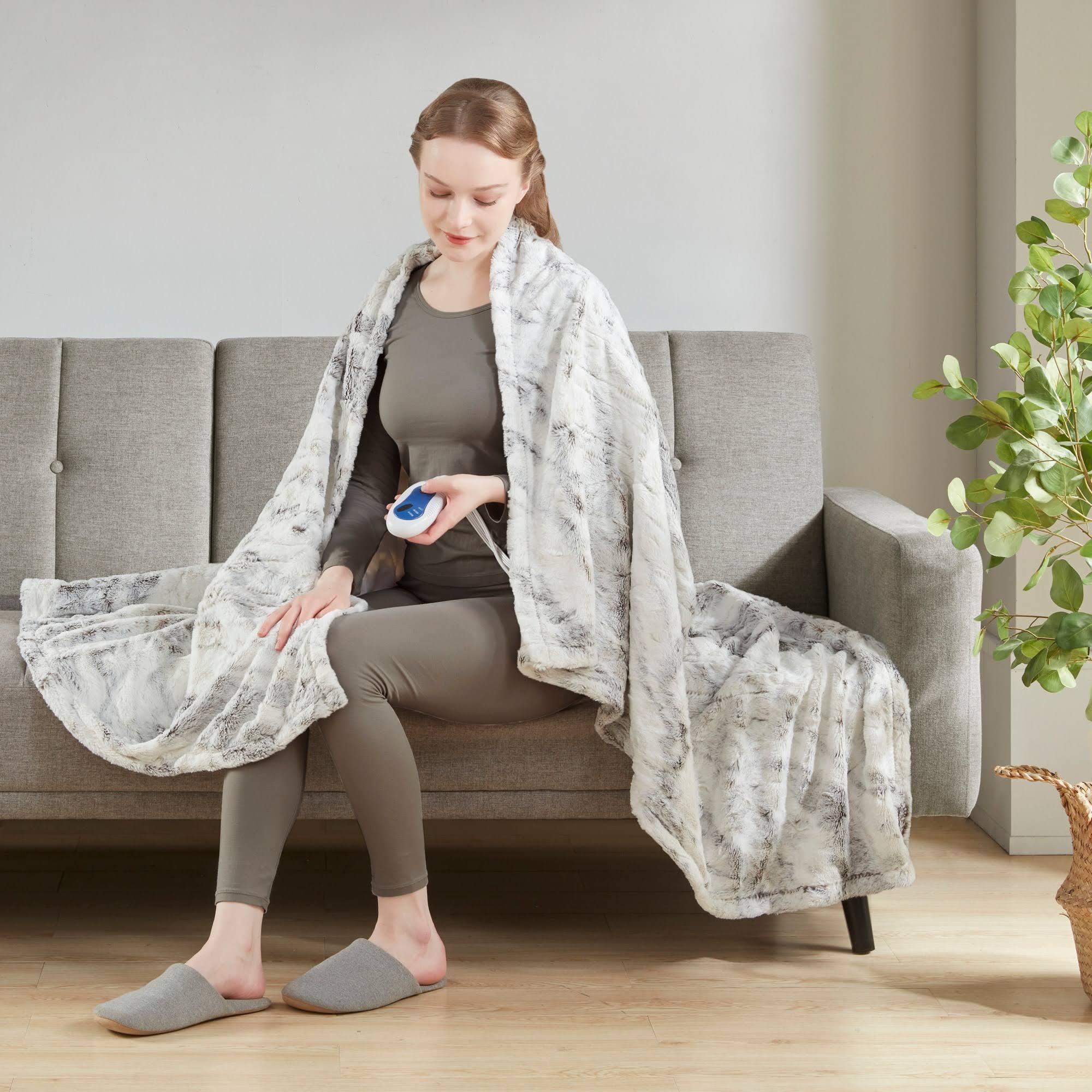 Beautyrest Natural Marble Zuri Oversized Faux Fur Heated Throw